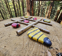 XXL Spielstation am Kinderwanderweg mit TicTacToe und Mühle | © viehhofen.at