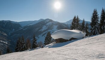 Winterurlaub in Viehhofen - Kombination aus königlich weiß und fetzblau | © viehhofen.at